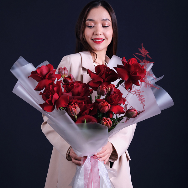 Купить Букет «Алый шелк» в  с бесплатной доставкой: цена, фото, описание